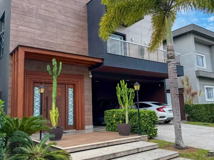 Casa em Boulevard Lagoa, Serra